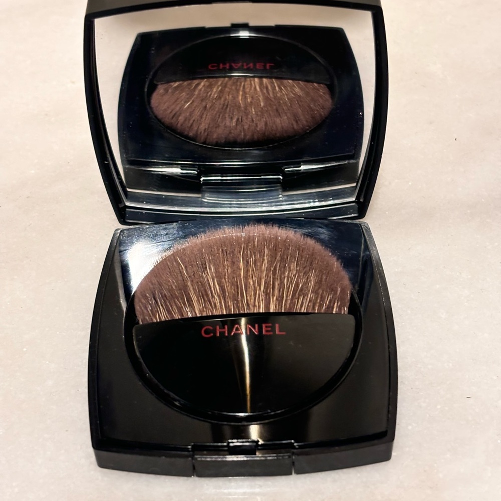Chanel cosmetics - Picture 4 of 4